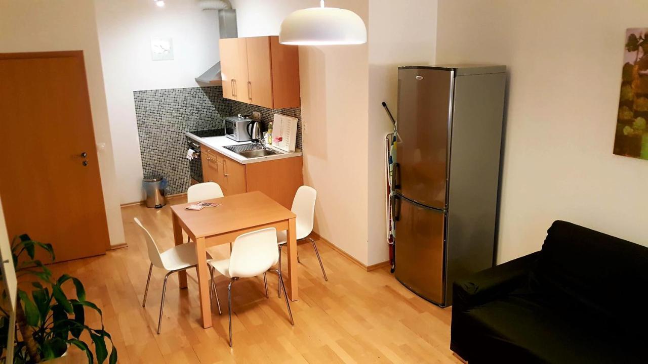 פראג Apartment Smichov מראה חיצוני תמונה